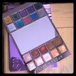 Urban Decay Heavy Metals palette.